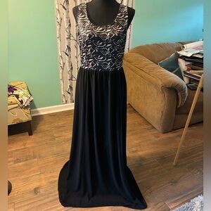 Backless strappy design long formal gown